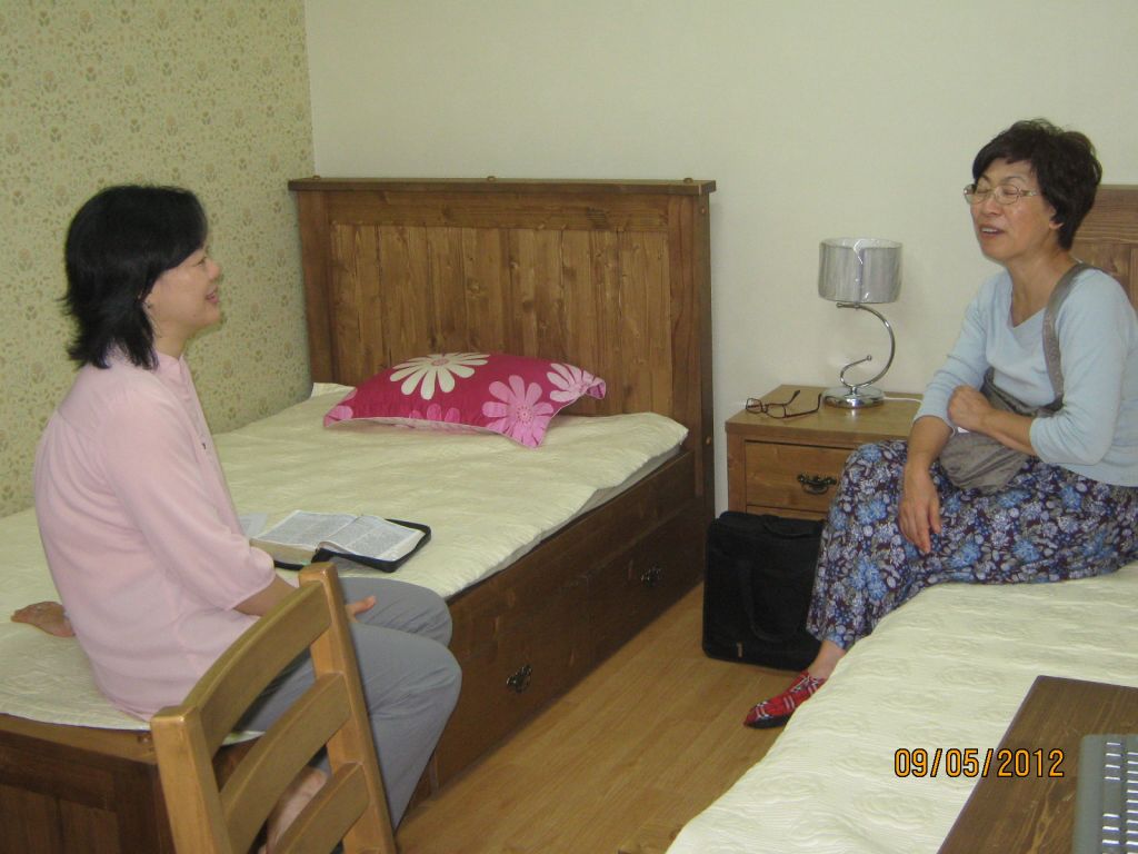 120905a Rev Hangyu Lee church room.JPG : Trip to Seoul Sept 3-8, 2012