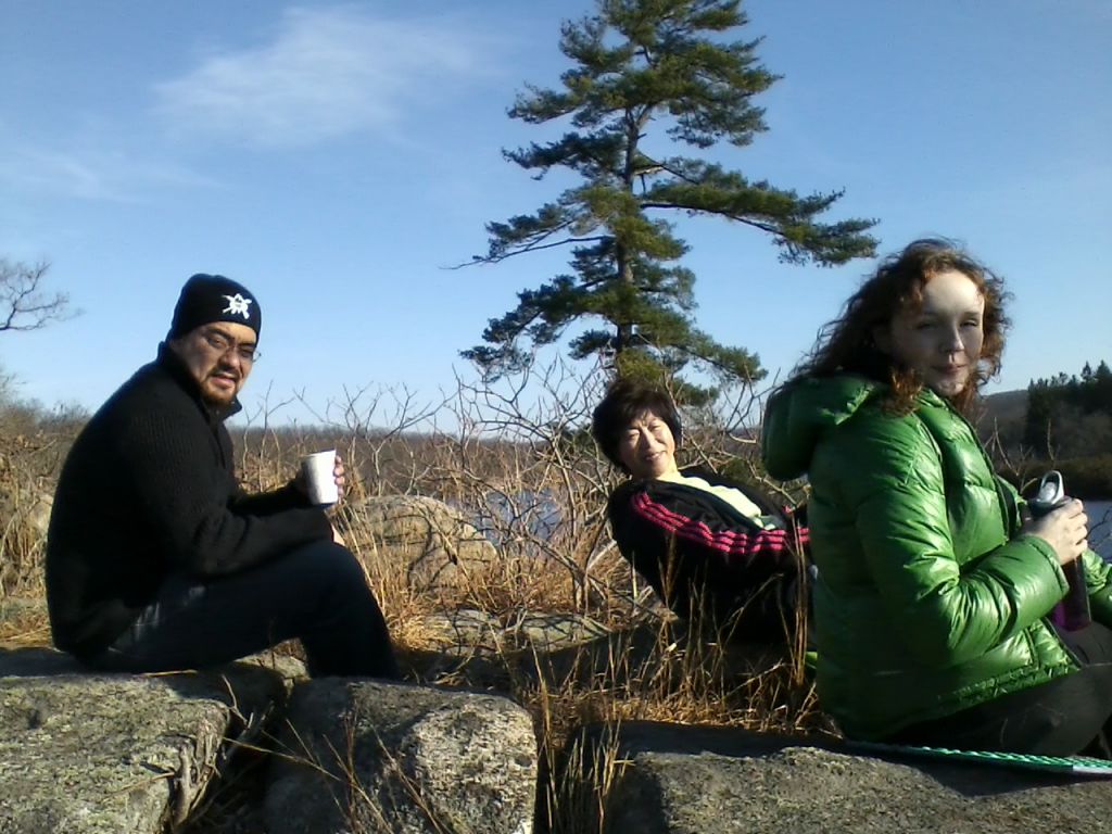 1123121401a.jpg : Hiking on Nov 23, 2012 with Jay, Kristine, and us.