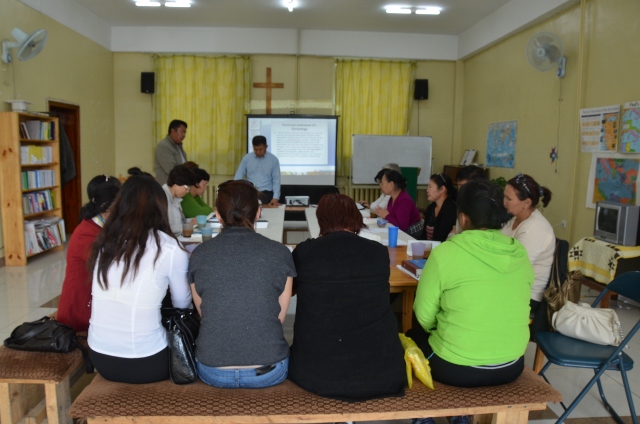 DSC_0199 (640x424).jpg : First Day of Seminar in Mongolia Sept 9, 2012