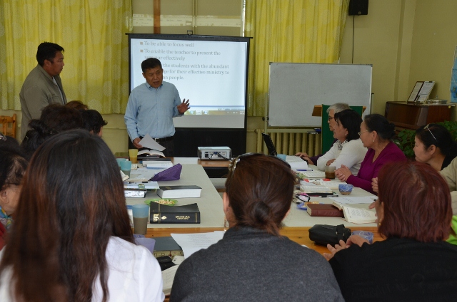 DSC_0203 (640x424).jpg : First Day of Seminar in Mongolia Sept 9, 2012