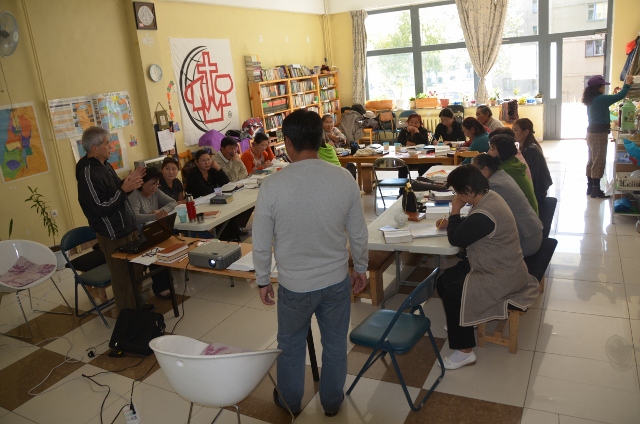 DSC_0028 (640x424).jpg : Mongol Mission Trip - 3rd Day of Seminar (Sept 12, 2012)