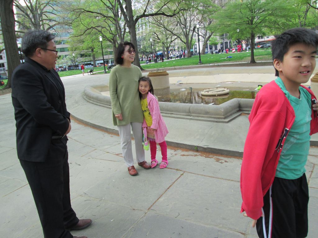 2015-04-19 13.50.22.jpg : Speaking at the Wilderness Ministry Sunday Service at the Franklin Square Park, Washington, D.C. on April 19, 2015