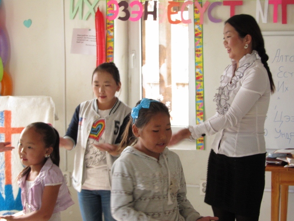 IMG_0552 (600x450).jpg : 딘지 교회헌당예배 및 사역 9월 23일 IMG_0552 (600x450).jpg : 딘지 교회헌당예배 및 사역 9월 23일