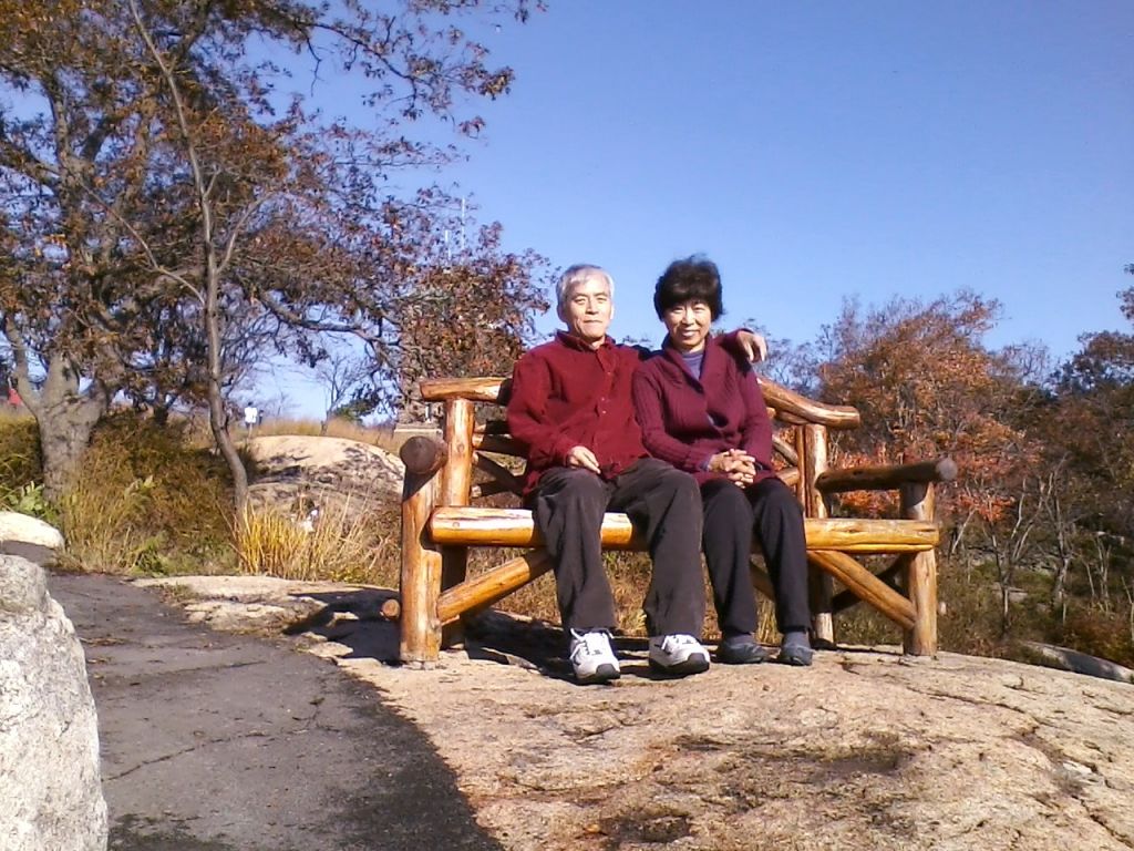 1020120956.jpg : Oct 20, 2010 Bear Mountain Tower