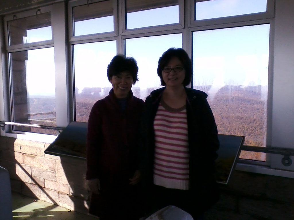 1020120943a.jpg : Oct 20, 2010 Bear Mountain Tower