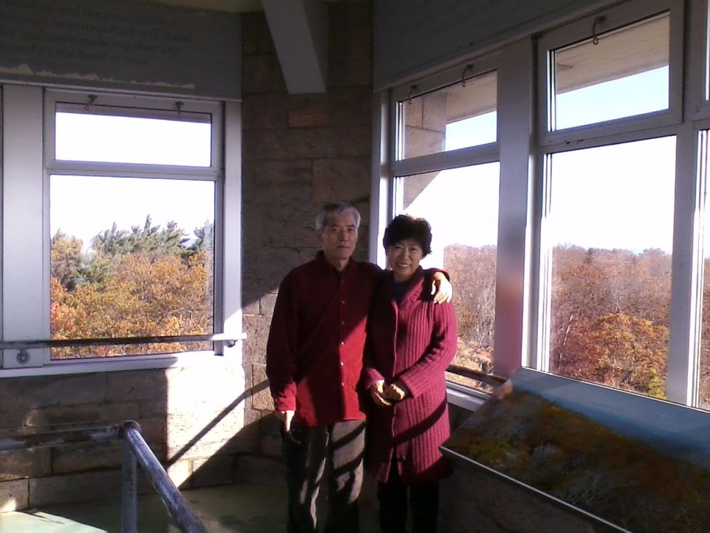 1020120945.jpg : Oct 20, 2010 Bear Mountain Tower