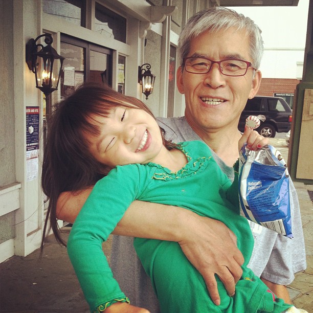 121026b Karis n me.jpg : Oct 26, 2012 at Sol-Ak Garden, Annandale, VA