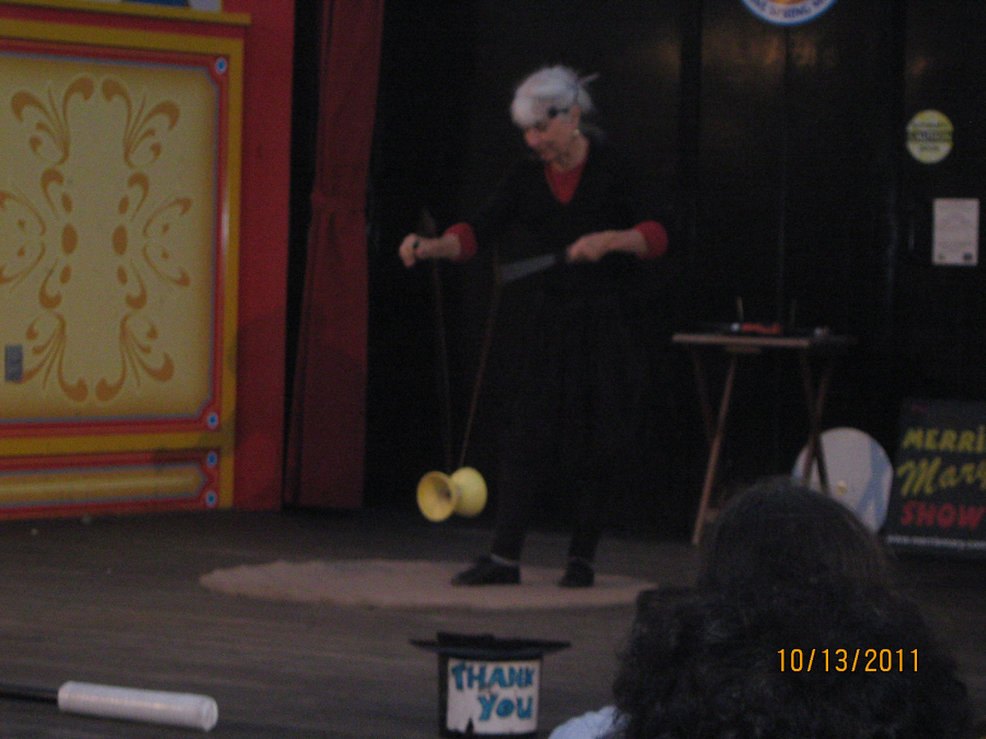 Photo Editor_Pier 39 111013q the show 58 yr old woman.JPG : (4) Fisherman's Wharf and Pier 39