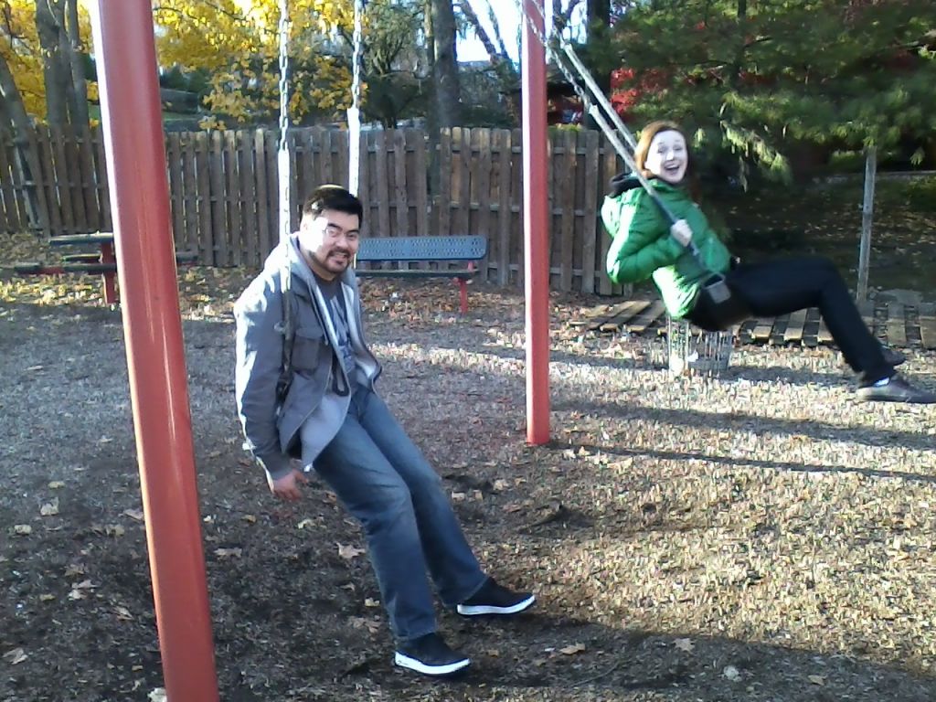 1121121501a.jpg : Nov 21, 2012 Jay, Christine, n Karis