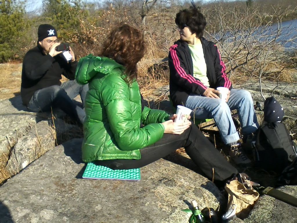 1123121400.jpg : Hiking on Nov 23, 2012 with Jay, Kristine, and us.