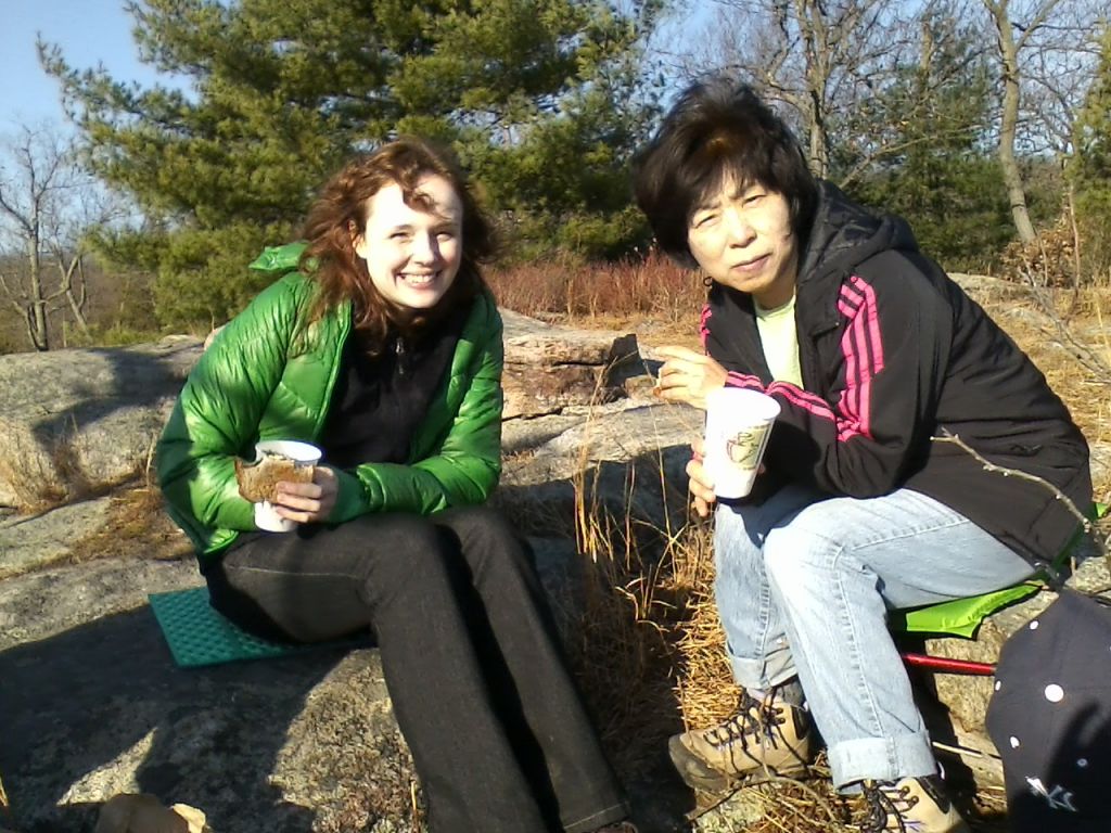 1123121352.jpg : Hiking on Nov 23, 2012 with Jay, Kristine, and us.