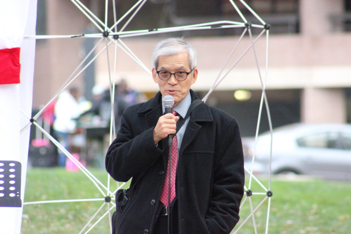 c405c0885bb268362a1a62aad568ddae211432.jpg : Speaking at the Wilderness Ministry Thanksgiving Sunday Service at the Franklin Square Park, Washington, D.C. on Nov 23, 2014