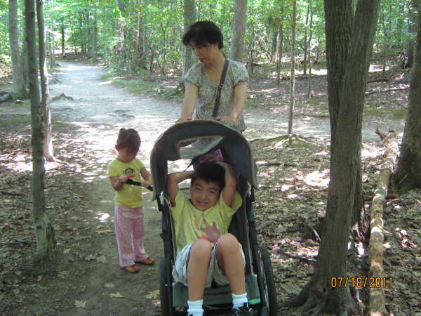 Photo Editor_110718bc Myungja n Josiah n Karis at Burke Lake.JPG