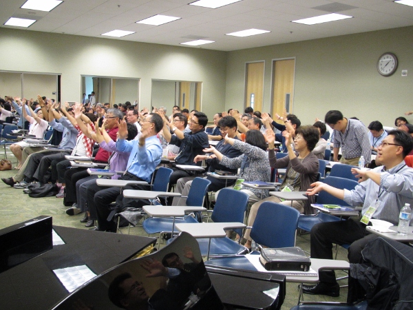 IMG_1206 (600x450).jpg : Oct 8-11, 2012 Extended Education of the C&MA Korean District