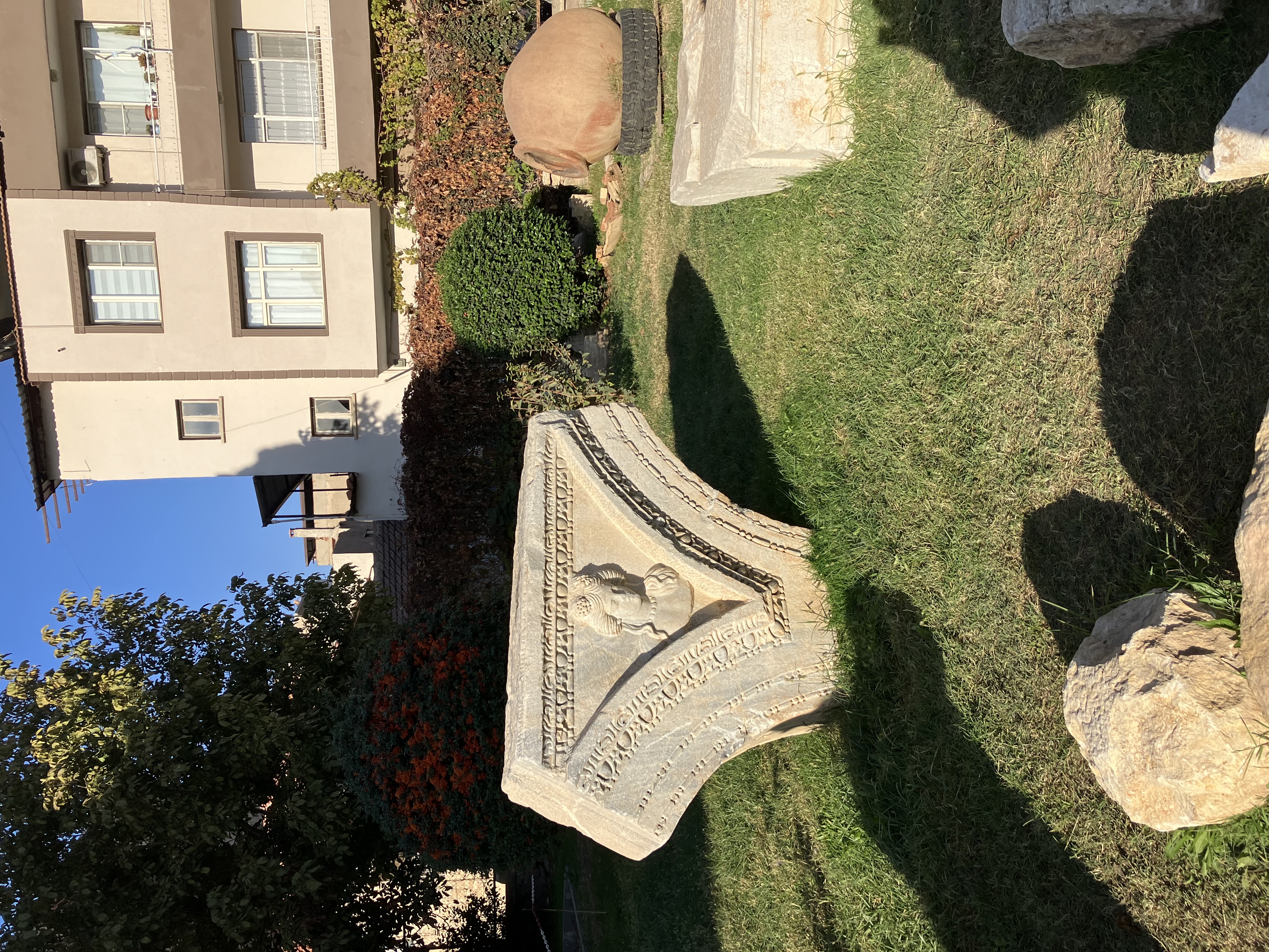 IMG_3065.JPG : Ancient Remains of Philadelphia on Nov 6